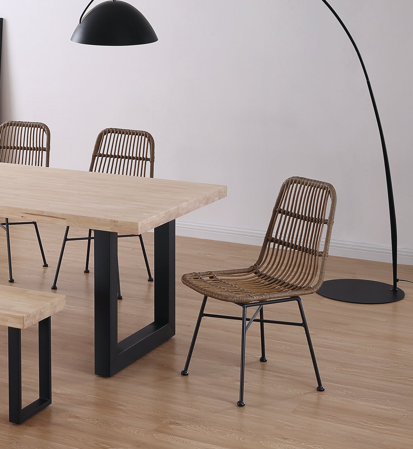 Pack de 4 Sillas Thai - Diseño Moderno con Asiento de Ratán Sintético y Estructura Metálica